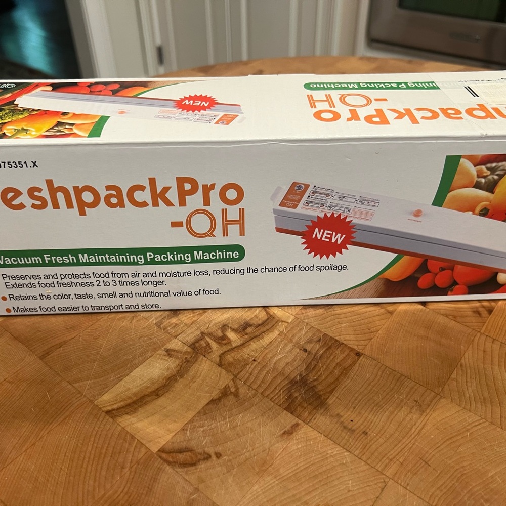 FreshpackPro QH Vacuum Sealer - White and Orange
